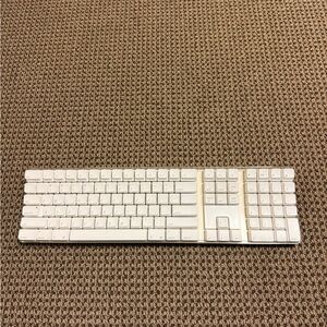 Apple Wireless White Keyboard